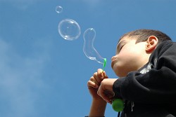 Dish soap makes an excellent bubble blowing solution. (Photo: Jayson Kingsbeer/sxc.hu)
