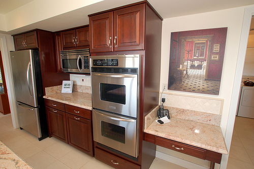 Double oven & microwave: Kendyl Young/flickr