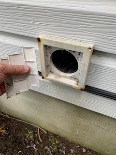 Dryer vent outlet/Vick648/Wikimedia Commons