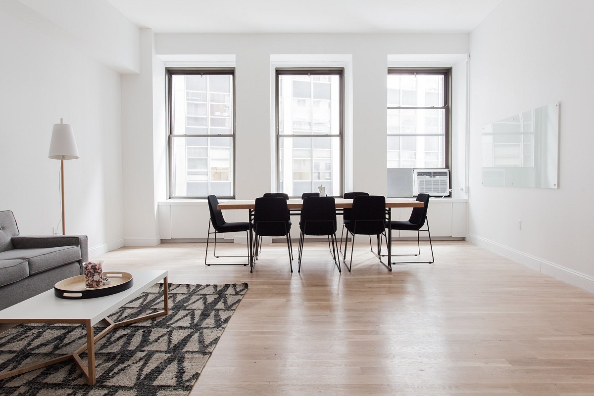Laminate floor in open plan by Jerry/flickr