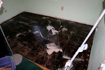 Mopping tile  Ewen Roberts / flickr 